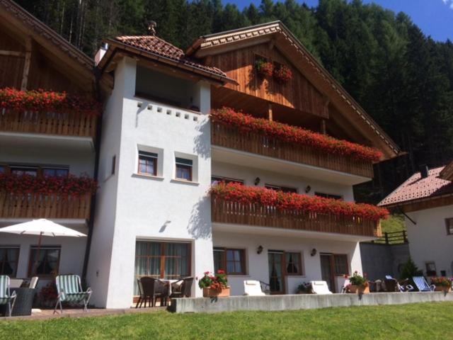 Apartments Mirabell Livinallongo Del Col Di Lana Exterior foto
